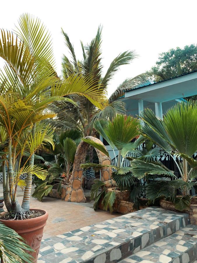 Fx72 Beach Resort Maumere Eksteriør billede